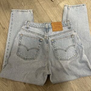 Levi’s light wash blue Denim jeans